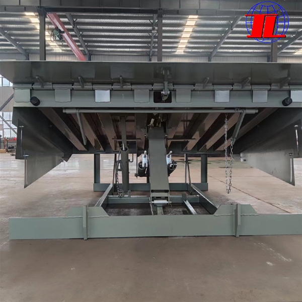 南宁月台登车桥