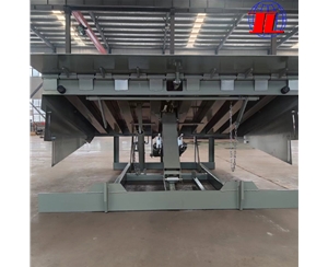 南宁月台登车桥